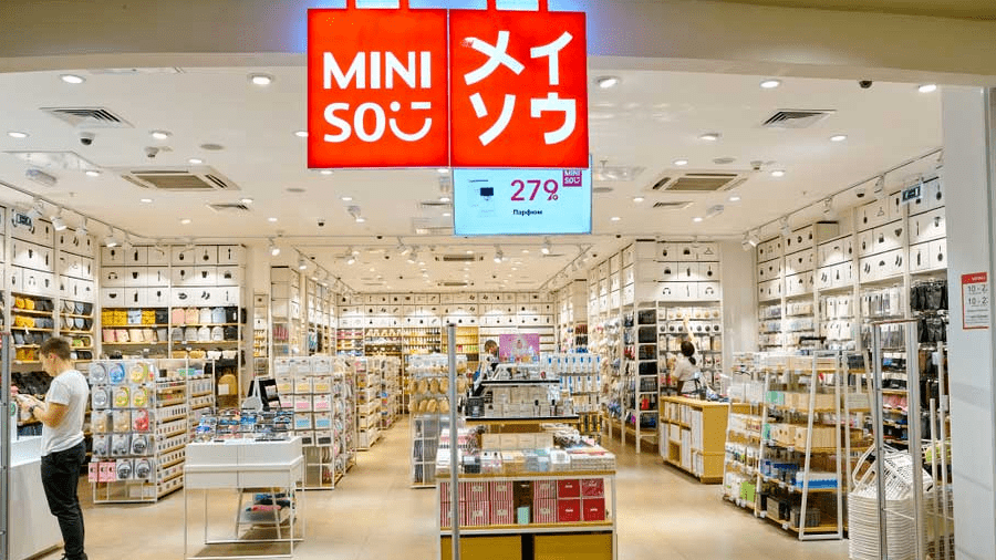 全球共有5440家门店,中国有3325家名创优品门店,一线城市门店较去年