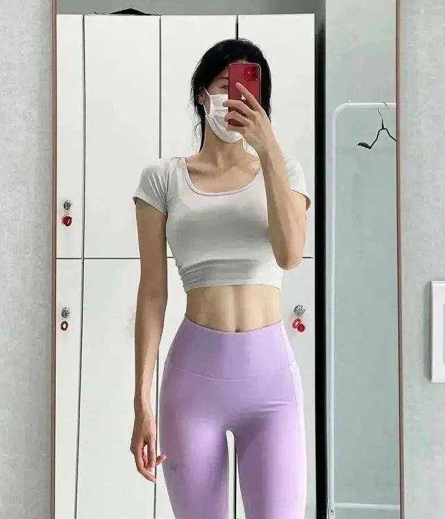 惹火性感辣妈,性感翘臀撩人的马甲线,励志改变让人敬佩!