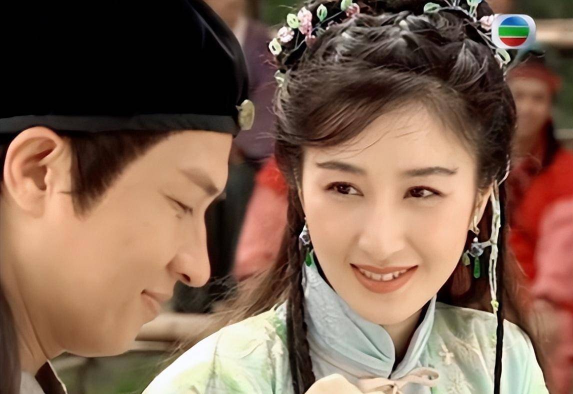 她是tvb形象最健康艺人之一,明媚大气有实力,2度小