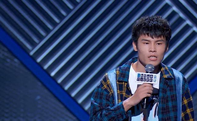 《脱口秀大会》后浪凶猛,王勉弹唱笑坏杨天真,杨笠专业怼直男_表演