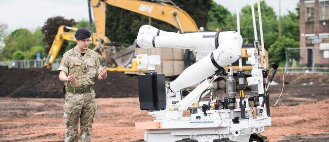 战争形态正剧变:国外2030年建机器人大军,军人处境更为困难_士兵_未来