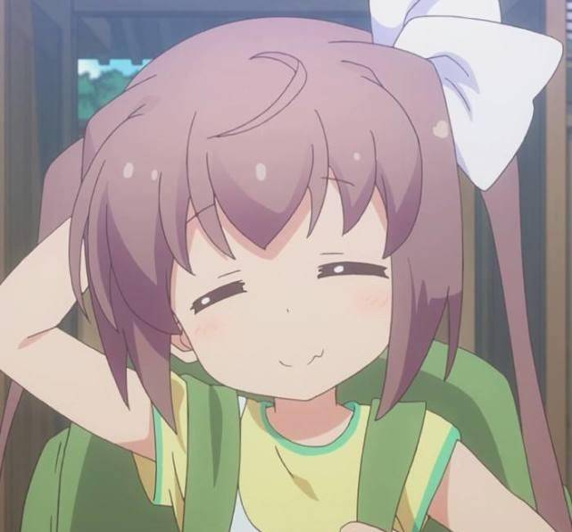 slow start——百地珠手留着一头银白色长发有着一双美丽的碧绿色眼瞳