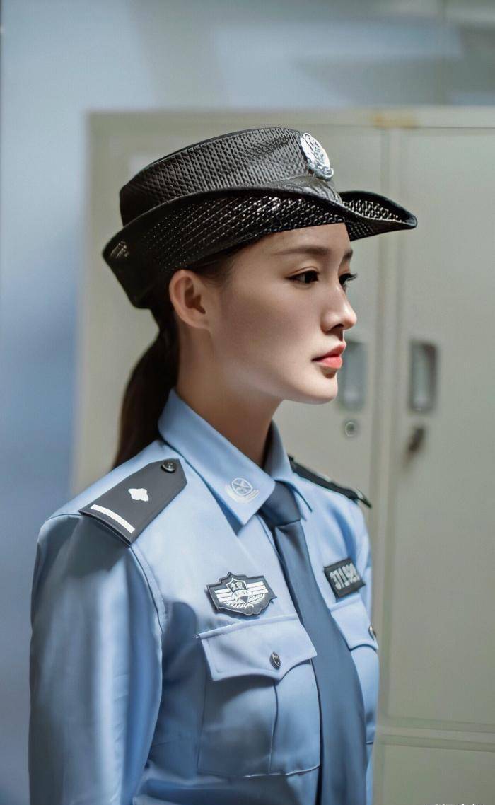 李沁演警察,王鸥也演警察,两人的差距不是一般大_美女_感觉_角色