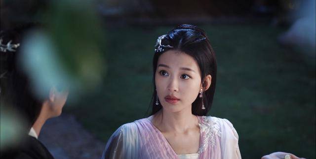 今夕何夕:冬月一袭红衣舞剑绝不"单纯",冯夕抚琴,一见钟情_孙怡_造型