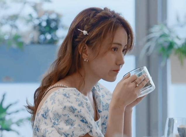 《心动4》橙子被曝退学,同学称其无科研实力,早晚会回归网红圈_洪成