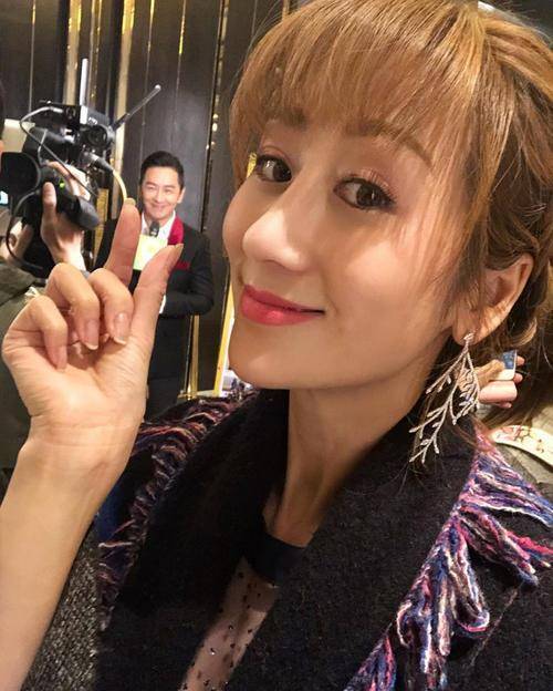 五年生四个,陈浩民觉得不够,妻子蒋丽莎回应:再生咯_孩子_办法_身体