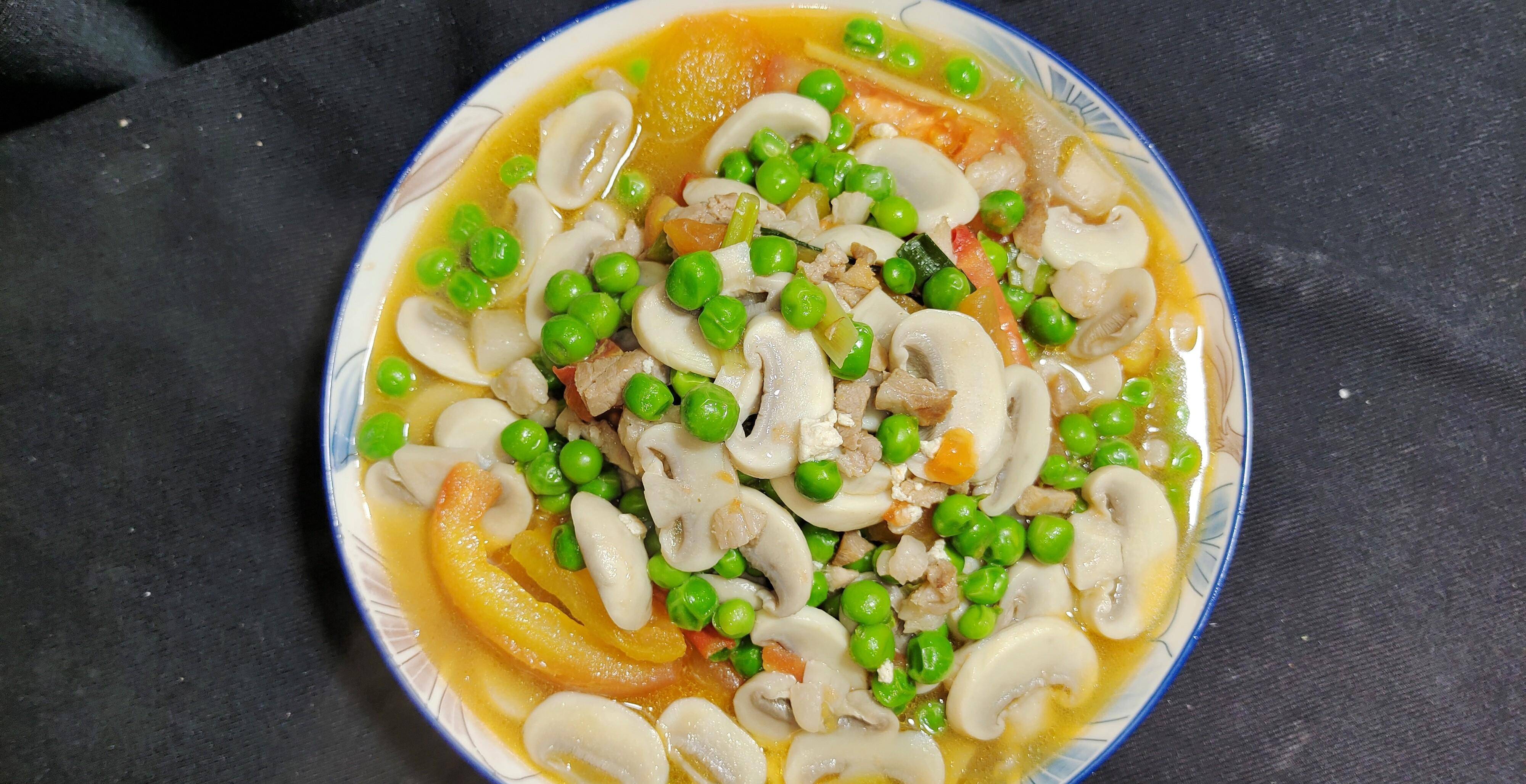 肉末豌豆烩口蘑:3月吃豆,赛过吃肉!