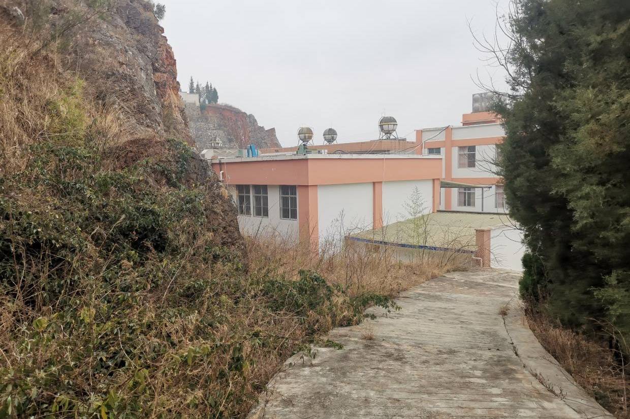 一个校园内有山林的学校——会泽县者海镇第二中学