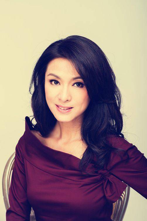 男友因病去世后,米雪决定举办冥婚,而且终身不嫁.