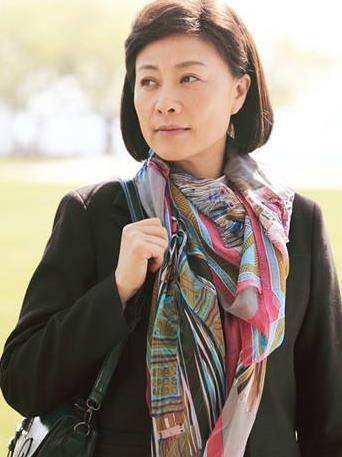 影后,被丈夫分手后患病,带女儿复出后,张嘉译将其捧红_本人_岳红_人生