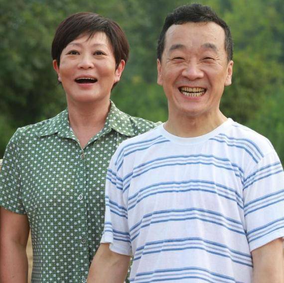 相声大师侯耀文,为了立足事业,想不到妻子会这样对他!_袁茵_生活_事情