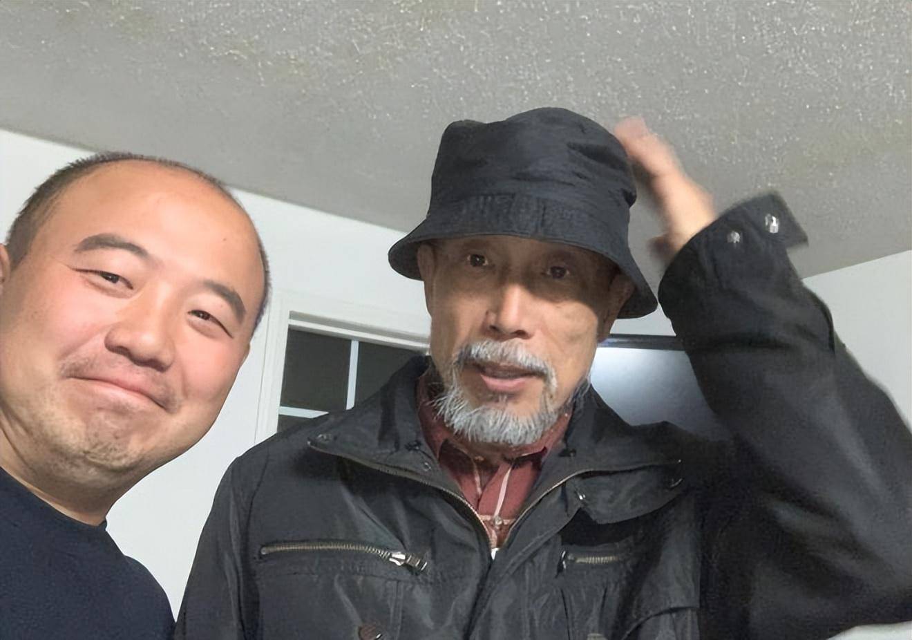 孙海英美国捡垃圾一袋才卖21美元,现状令人唏嘘,本人坚称不后悔_网友