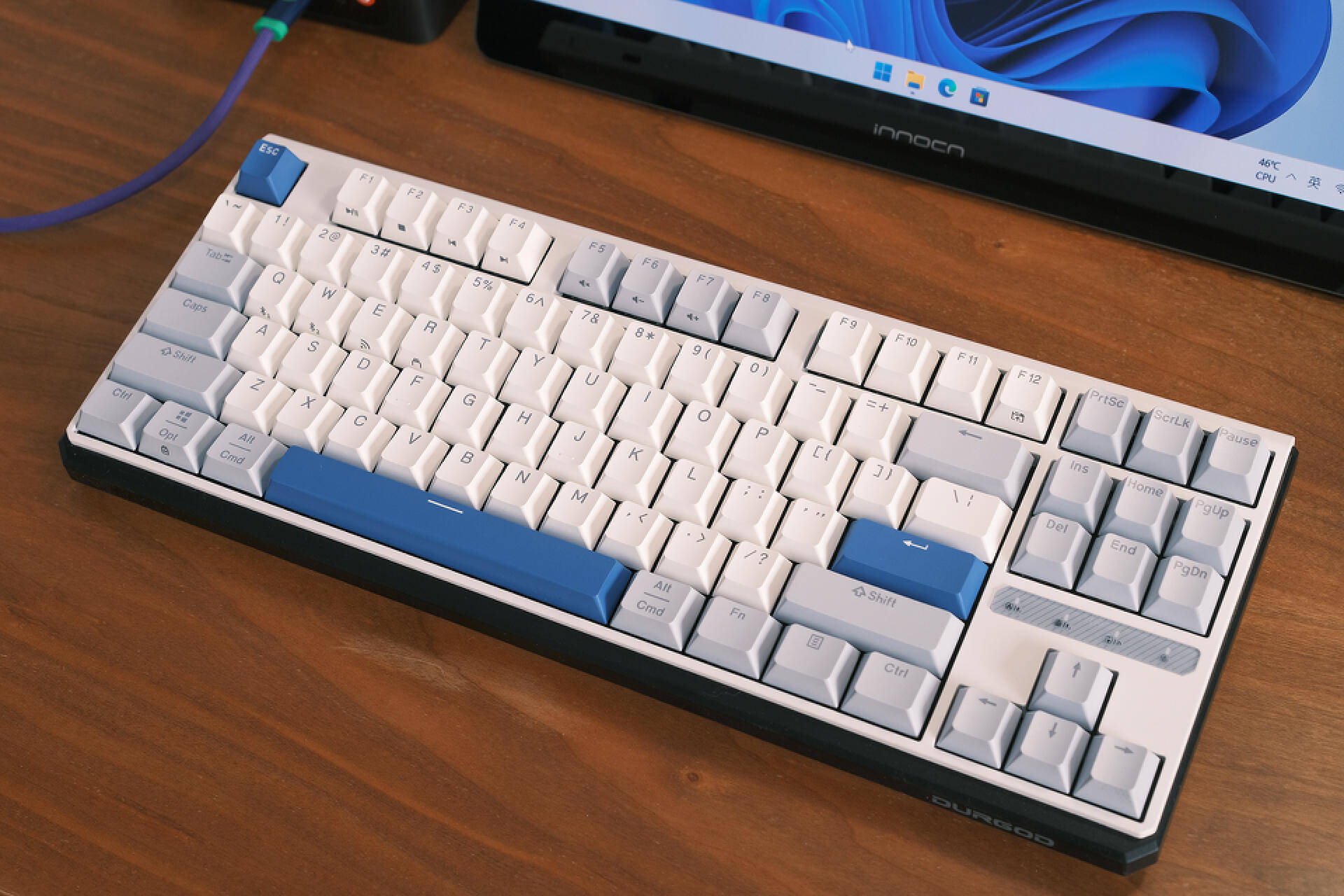 三模连接，全键无冲，看不厌的杜伽K620W，87配列里的颜值担当