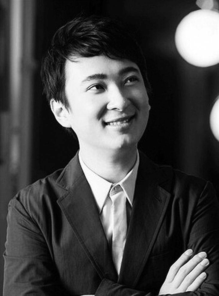 王思聪带新女友酒吧蹦迪,与雪梨老公发生冲突,原来他也亲手打架_张衍