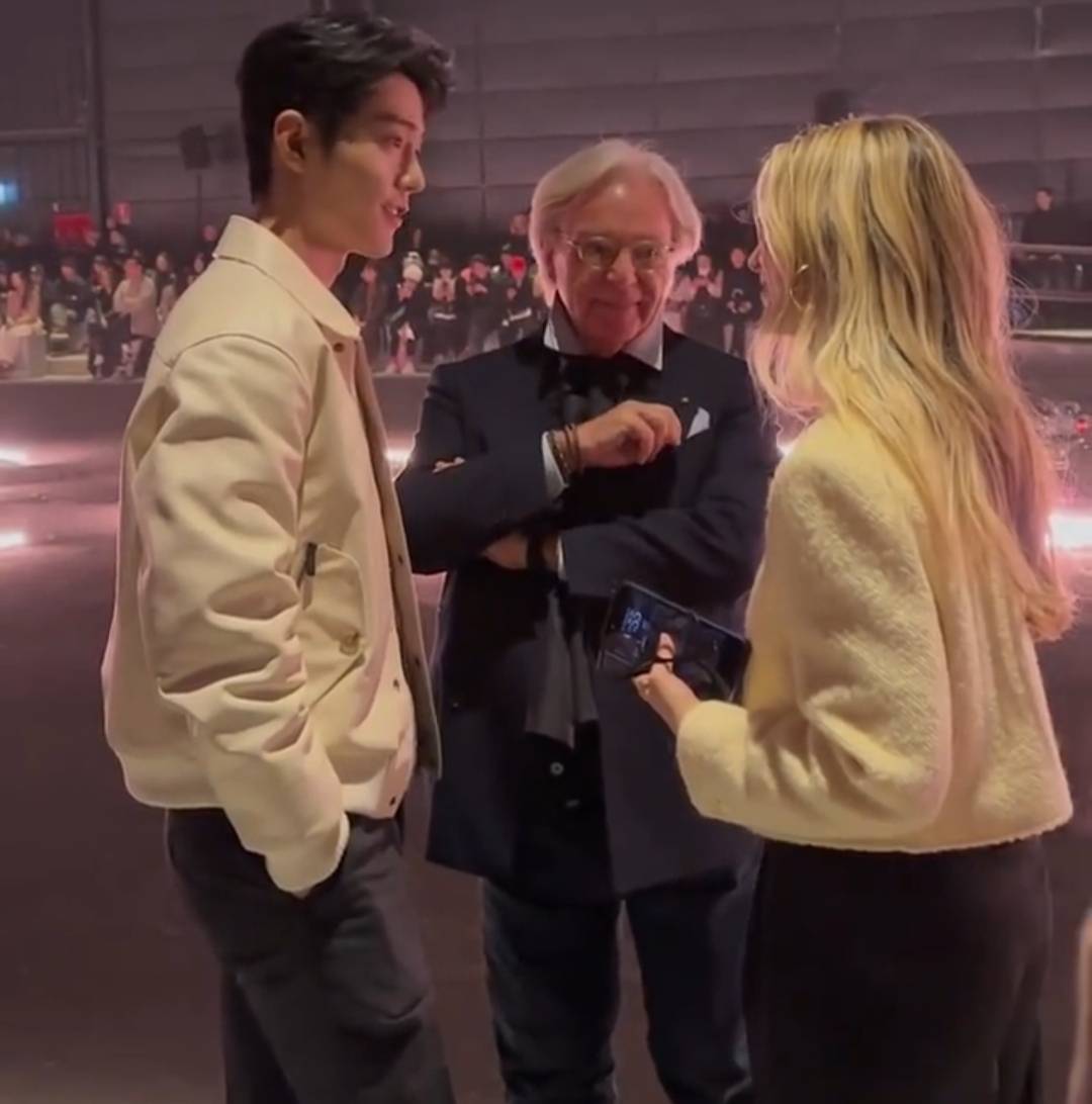 肖战:既能在镜头前说全场唯一中文,也能在私下里用英文流利社交_neil