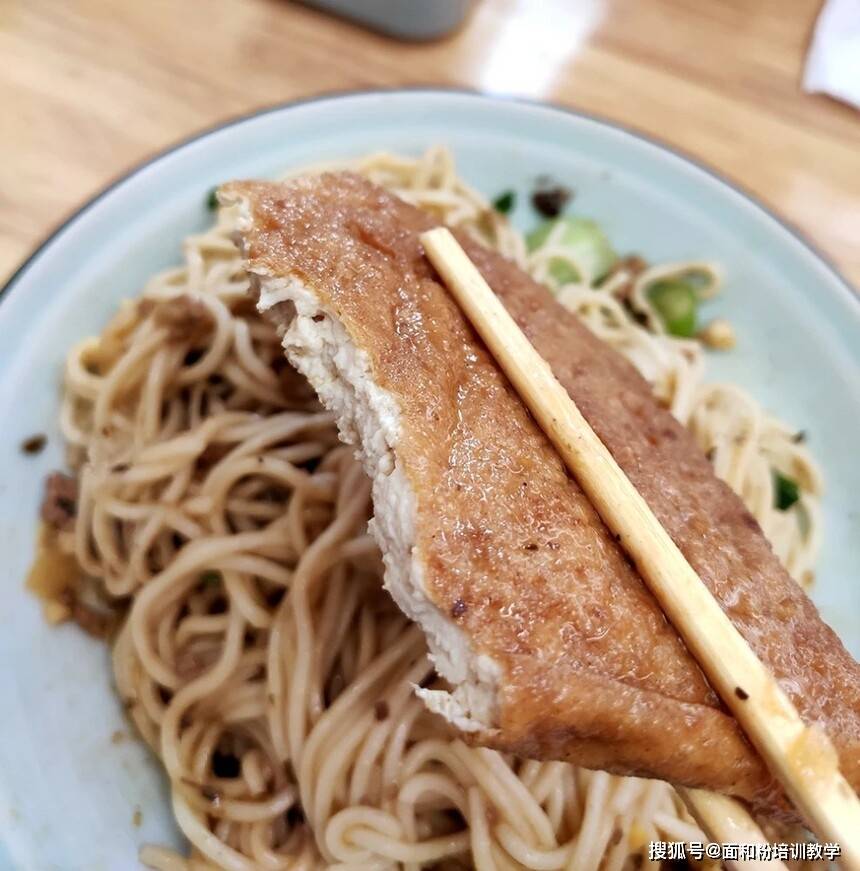 正宗面仔官勾魂面是一种小吃配料是猪肉等调料为炒花生油辣椒蒜_技术