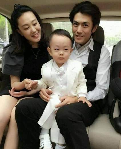 他撞脸无数当红男星,出道就演男主,却15年难火,如今成帝王专业户_季晨