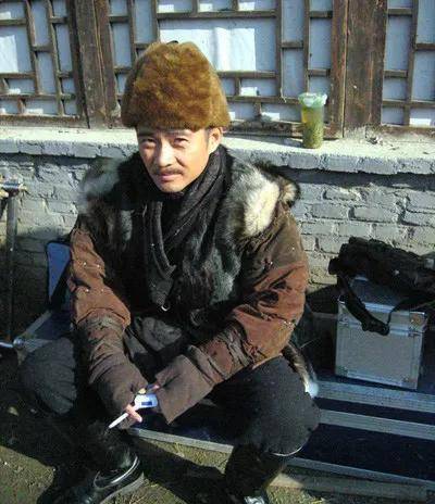 这位就是扮演震三江的演员任帅.