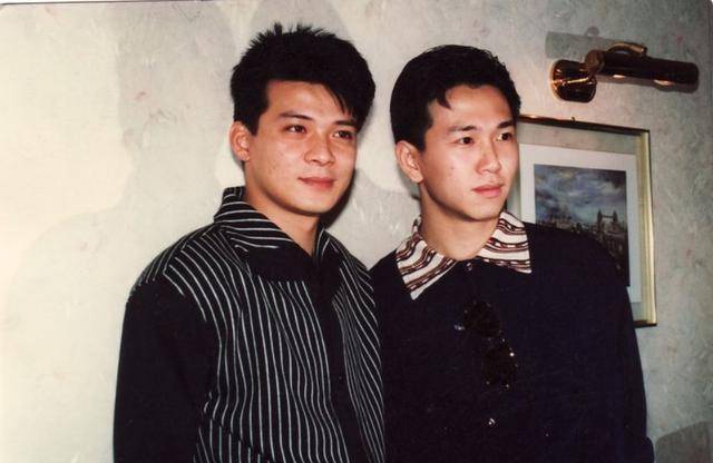 戏路之宽胜过罗嘉良,颜值不输陈浩民,三婚情定内地女得一千金_温兆伦