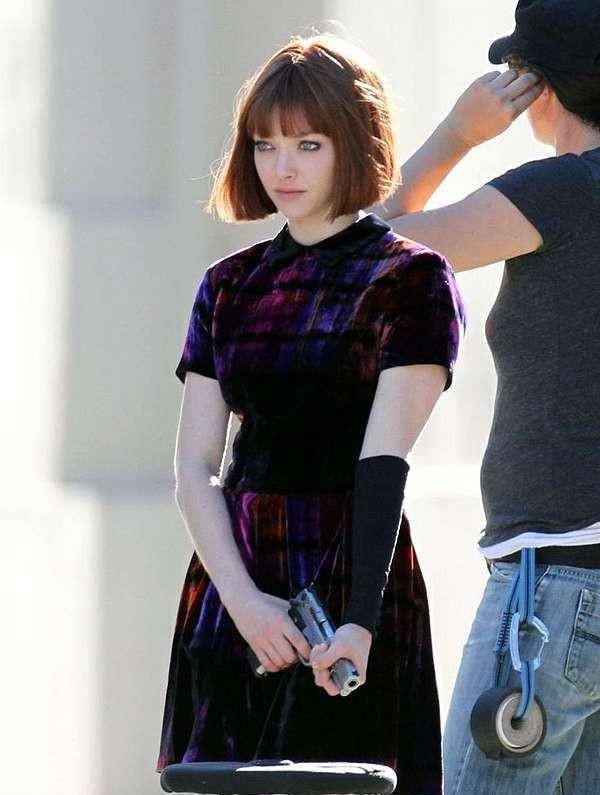 亚曼达精致洋娃娃五官从小甜到大,36岁变时尚女_电影_演出_妈妈