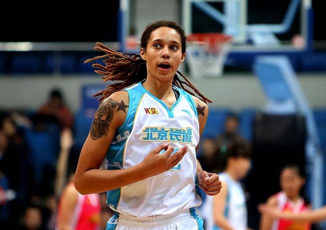 世界最好女子职业篮球运动员之一 布兰妮·格里娜神秘失踪 她在哪?_俄