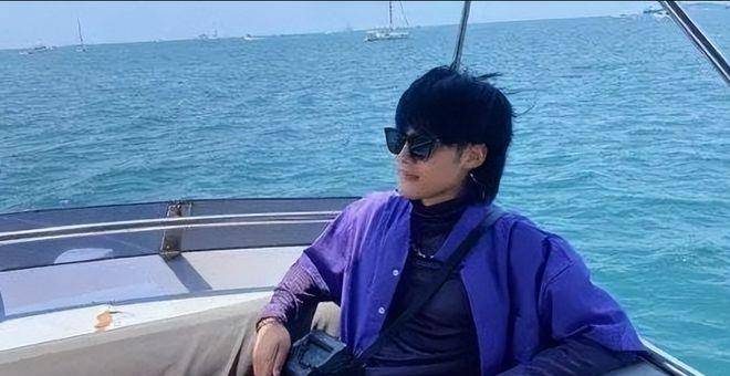 "网瘾少年"全网粉丝过亿,如今网红成副业,疯狂小杨哥有多疯狂_视频