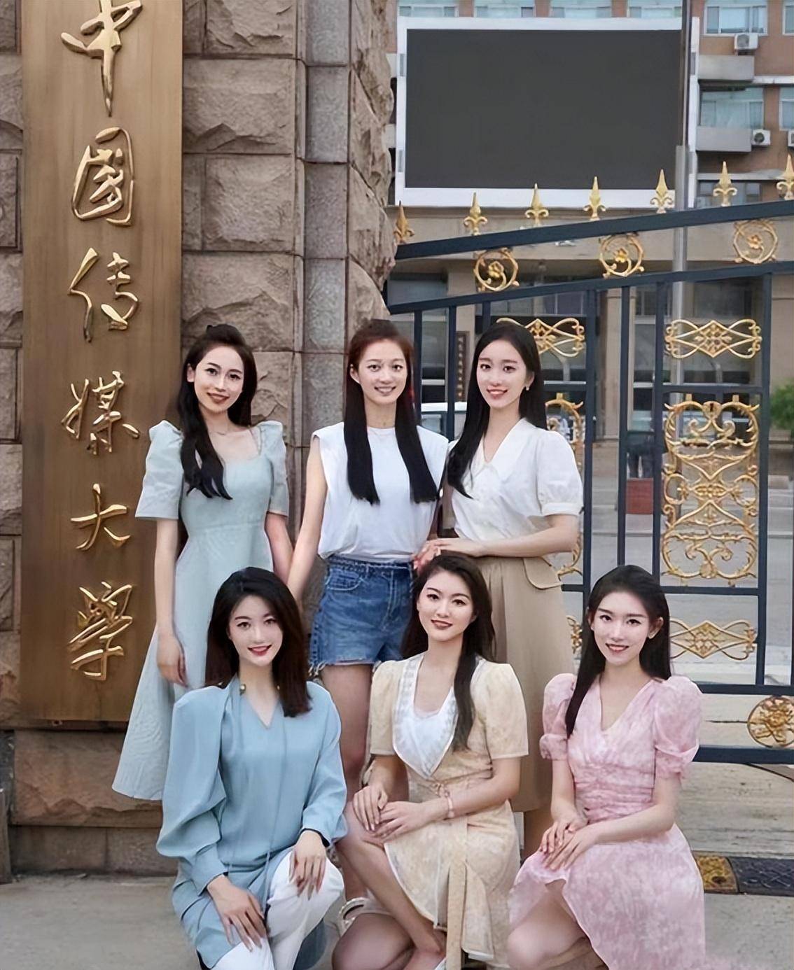 "中传校花"冯琳毕业照,素颜上镜美不胜收,室友丝毫不拖后腿_的发展
