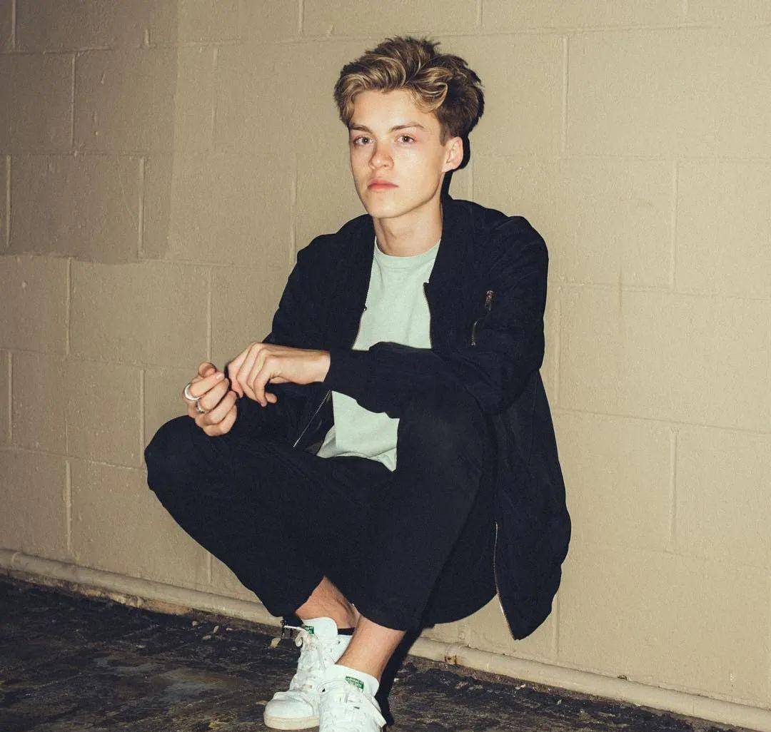 1998年出生的英国小鲜肉歌手reece bibby_男孩_感觉_阳光