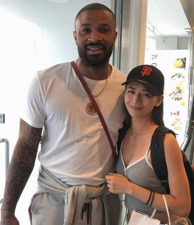 有着一米七身高的宫河玛雅经常穿着运动服与朋友们打篮球,被球迷称为