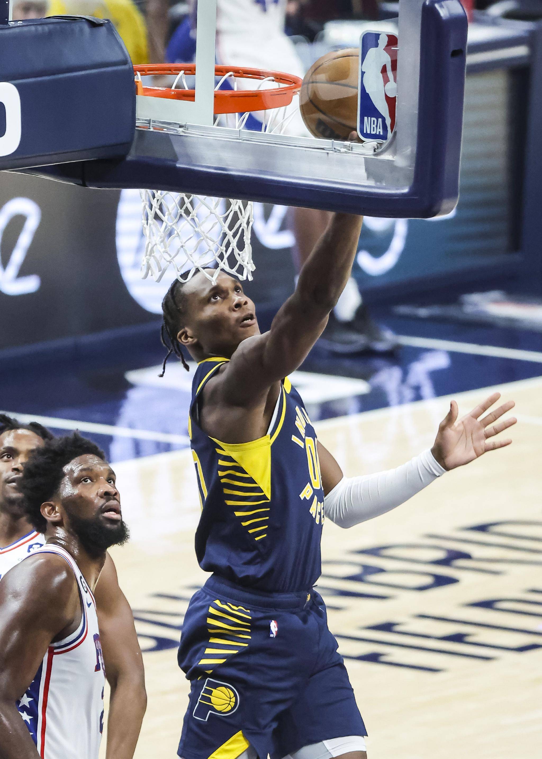 篮球——nba常规赛76人胜步行者