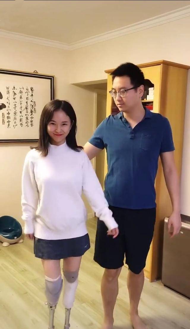 条腿秀身材,而这个舞蹈老师更强大,没小腿二婚也幸福_paola_假肢_廖智