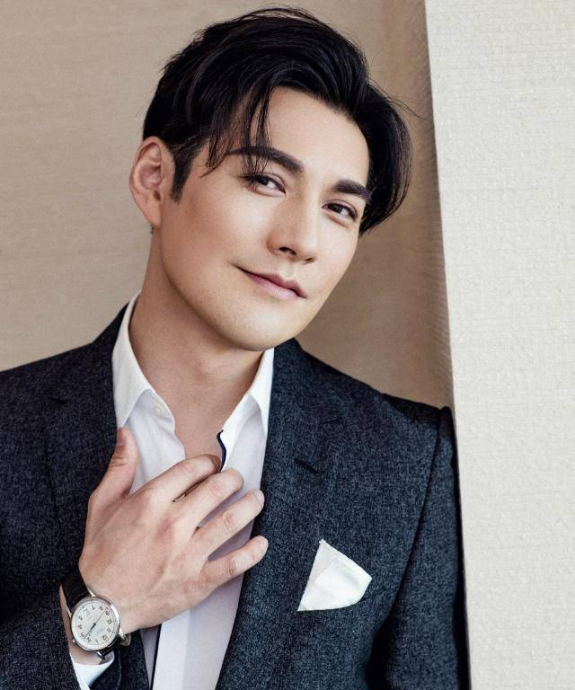 本以为严屹宽的正脸照就很好看了,直到看到他的侧脸,太撩了_网友_古装