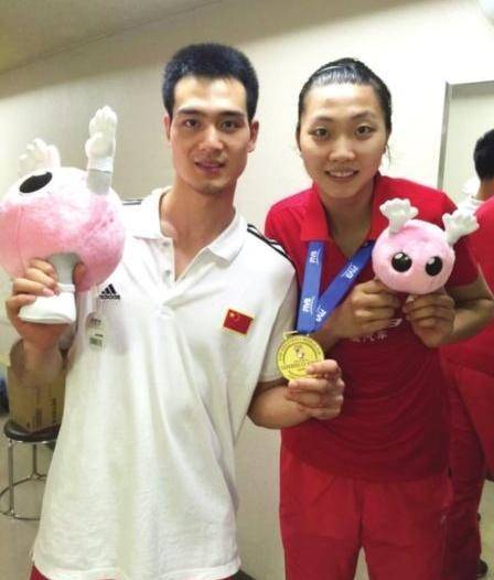 袁志曾是中国男排队员,身高有1米93,在比赛场上,袁志的位置是二传