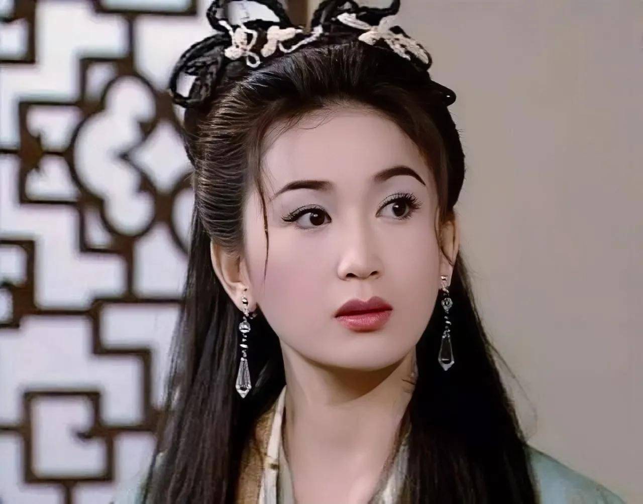 袁彩云:普通的颜值,只靠时尚二字,就可嫁入豪门_苏妲己_剧中_生活