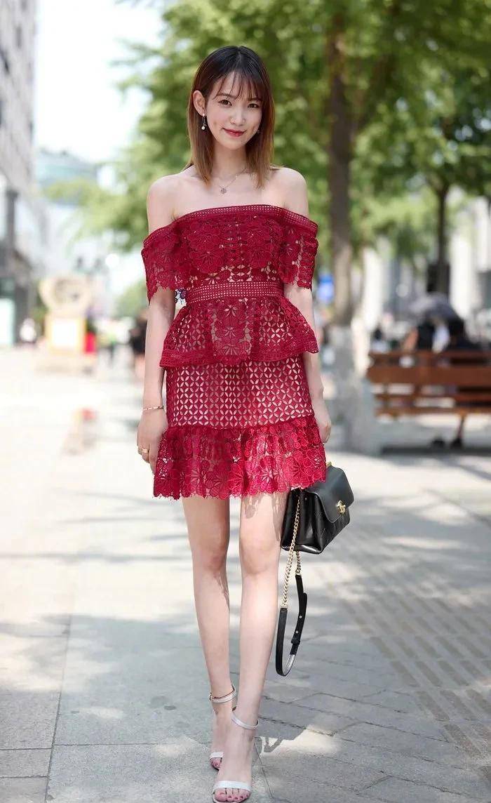 高颜值高,气质佳,时尚范儿的街拍美女,网友直呼绝不输维密天使_白色