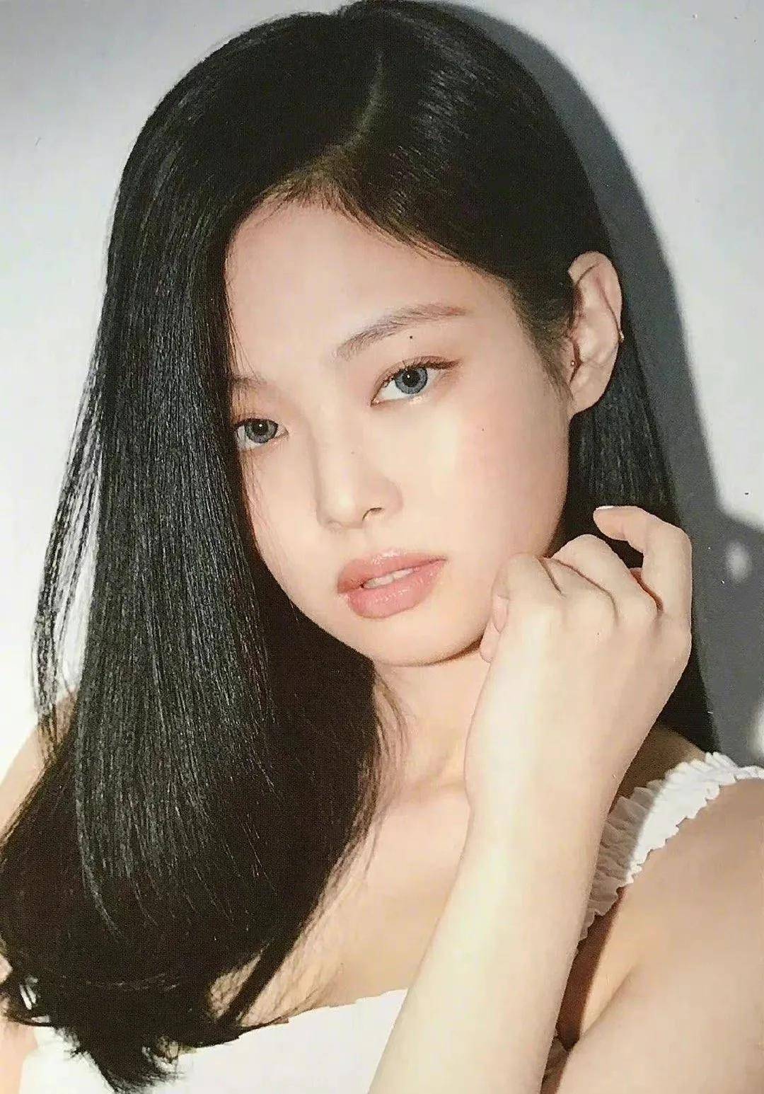 jennie身穿白色连衣裙,清纯被狠狠拿捏住_智妮_女生_感觉