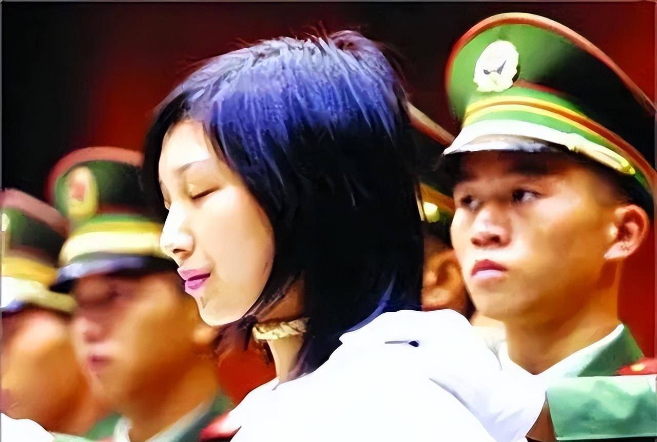 "女子害伤原配案"主犯刘冬梅,临刑前面带微笑,哼着歌曲赴伤_广州站