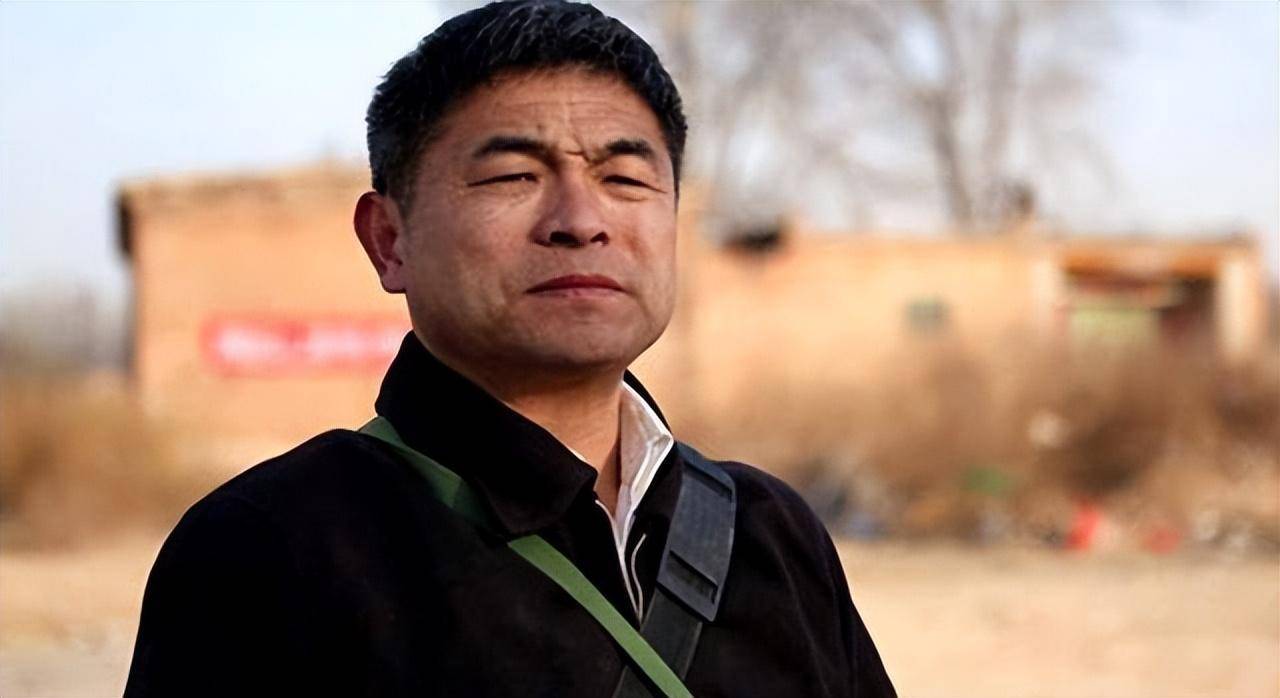 孙海洋称郭振回归原生家庭,郭刚堂晒甜瓜吃法,尊老爱幼得到诠释_孩子