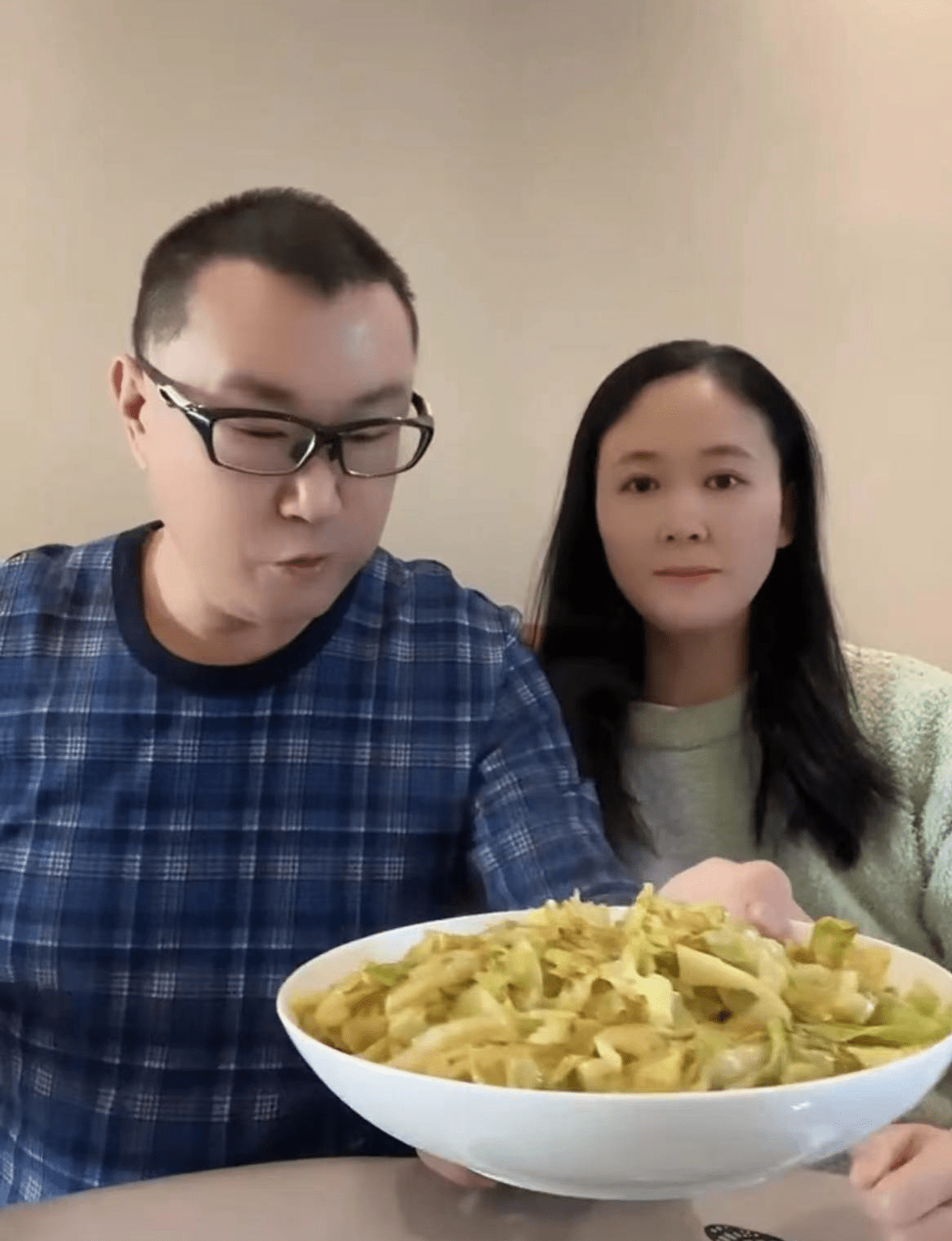 尹相杰不仅漂亮成功,颜值也是有了很大的变化,网友调侃最多的就是变帅