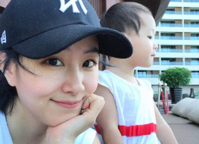 没几个人记得她,嫁了爱自己的老公,如今3岁双胞胎女儿很漂亮_李慧珍
