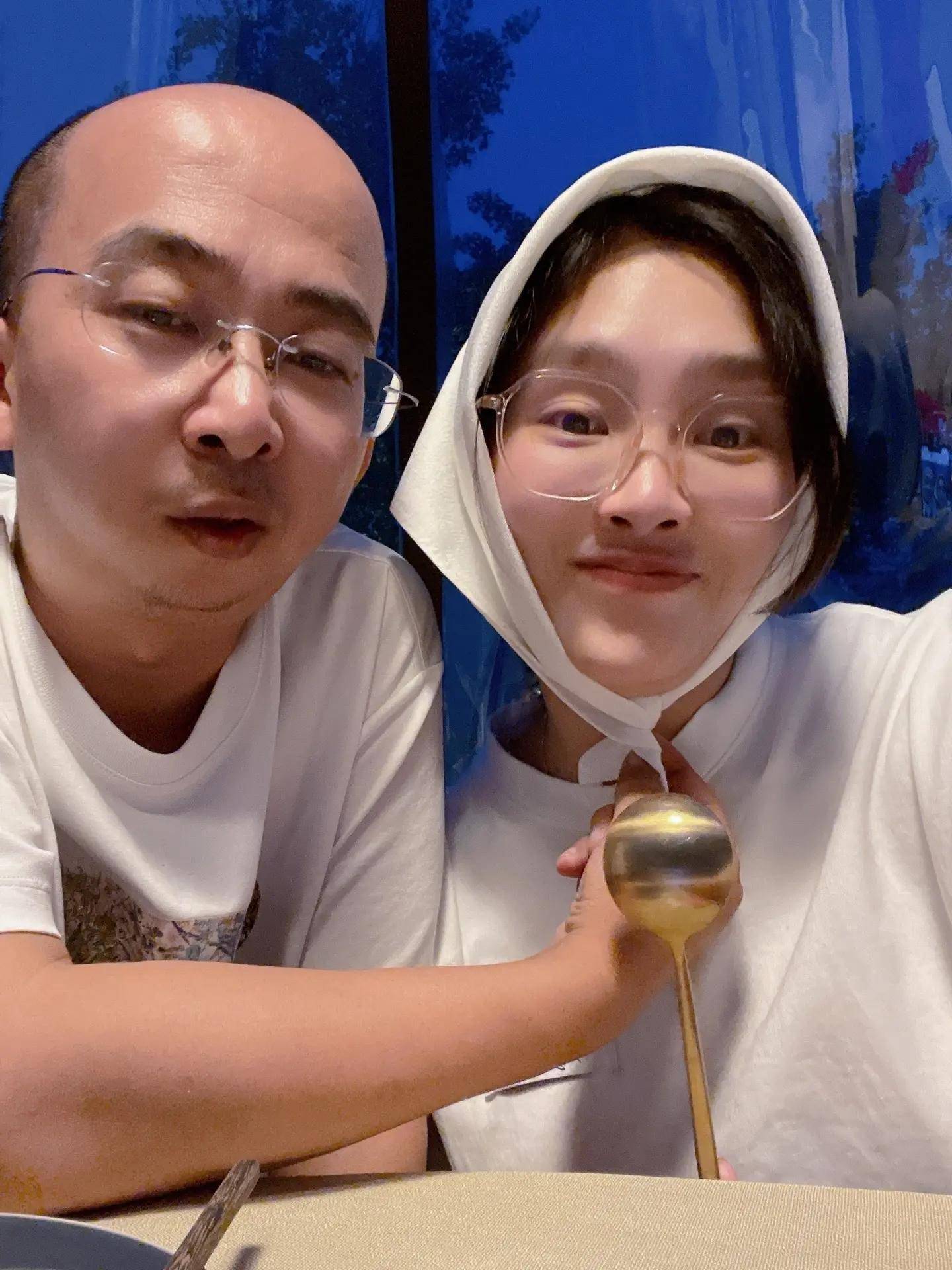 恭喜!41岁巨兴茂宣布当爸,小15岁演员娇妻产子,已入住月子中心