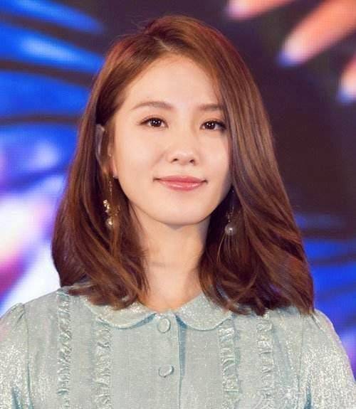 女星的美貌全是靠发型撑啊,赵丽颖离开发型加持简直比村姑还土_刘海直