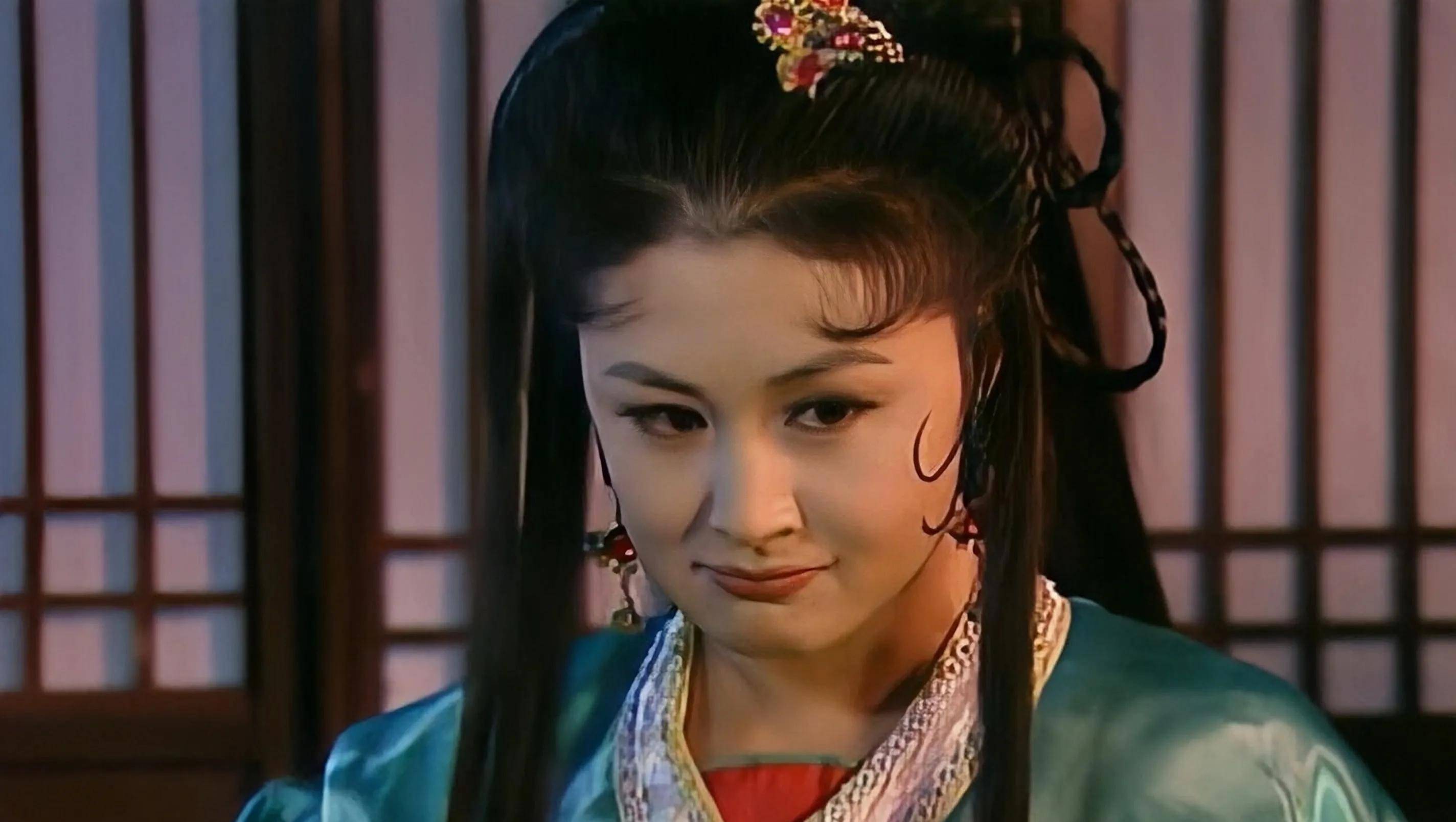 涓子:大脸盘小嘴巴,说不尽风情的美丽女人_剧中_美人_袁立