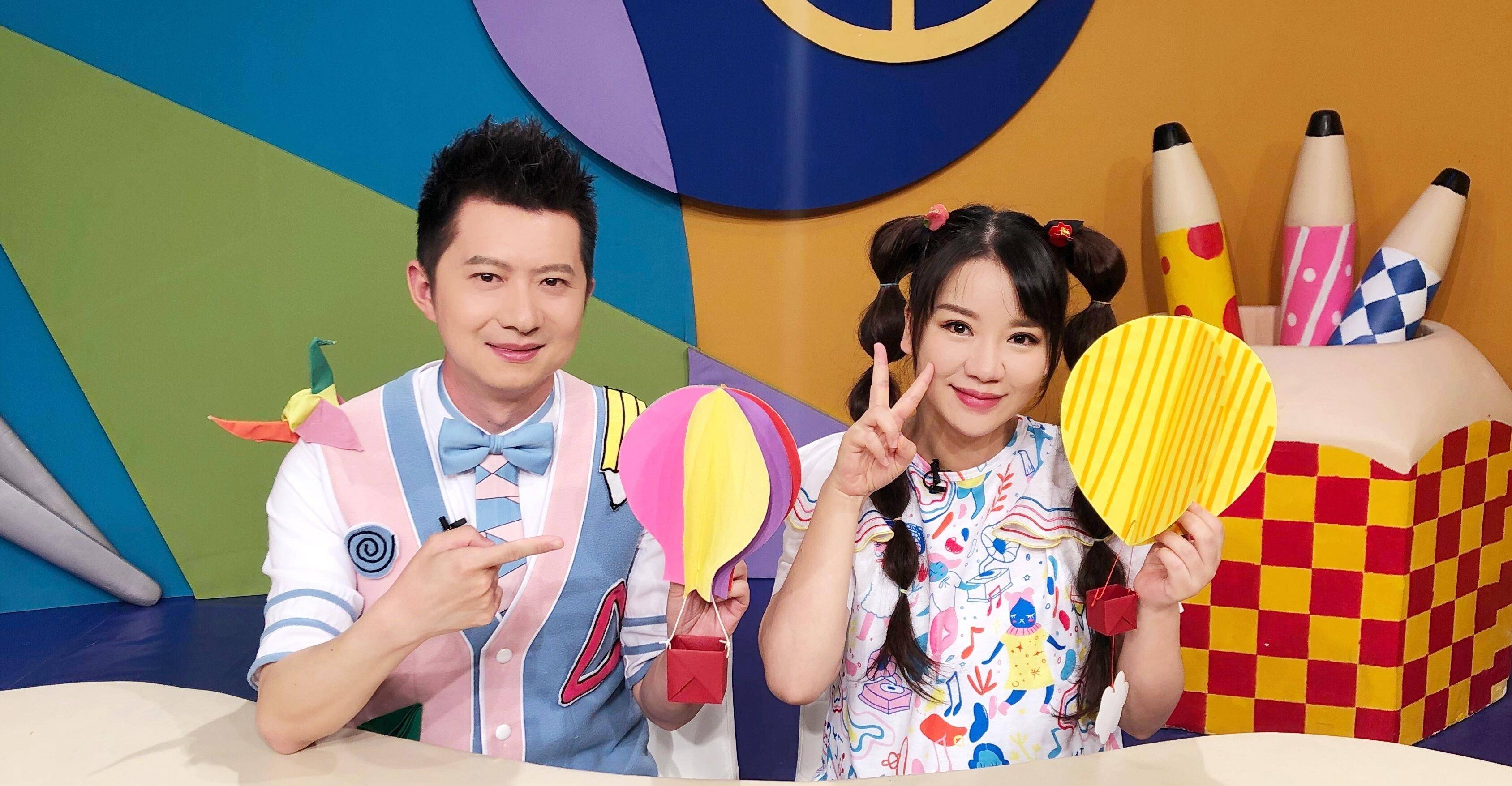 看过少儿频道《智慧树》的小伙伴们,对于红果果和绿泡泡这两位主持人