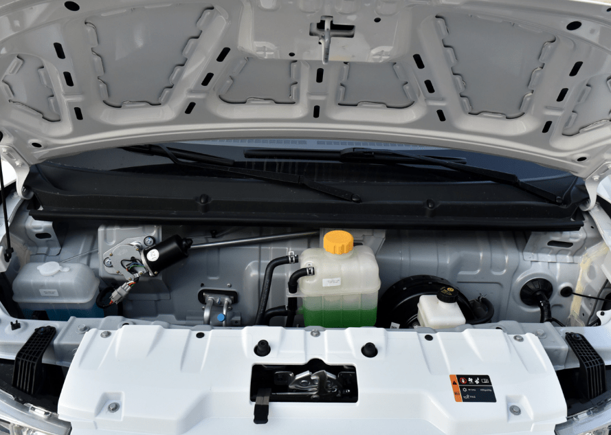 北汽制造鲸卡t7五菱荣光新卡发动机为lj479q6,最大马力125ps,最大功率