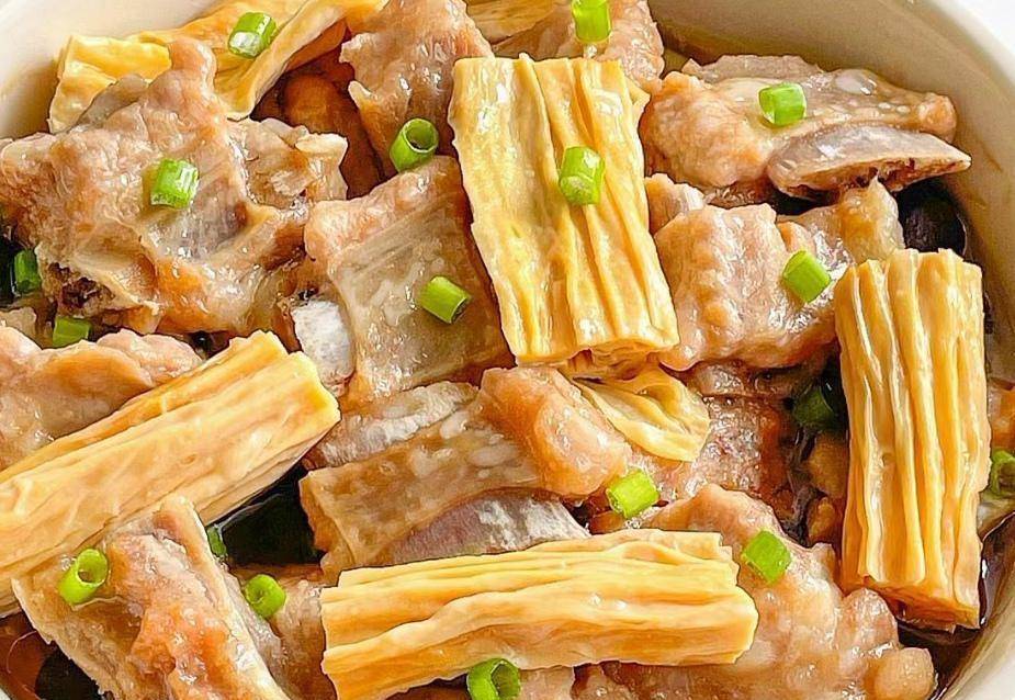 一,菌菇腐竹蒸排骨