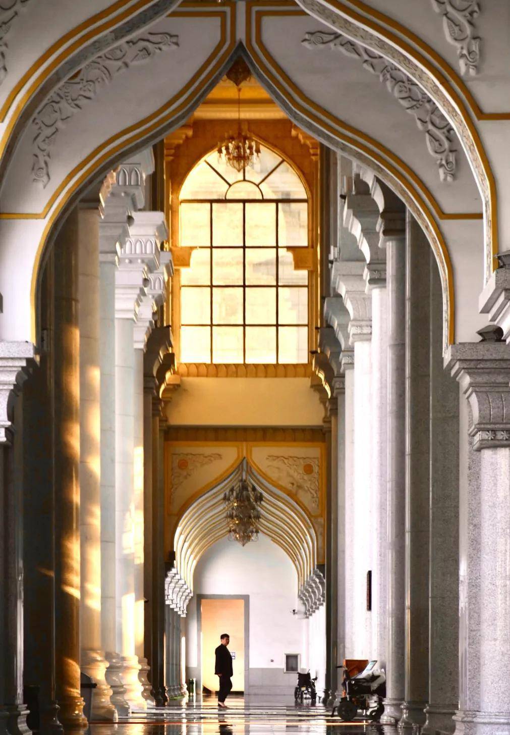 云南沙甸 - 我国最大清真寺,夕阳下的极致线条美感_个旧_烧烤_礼拜