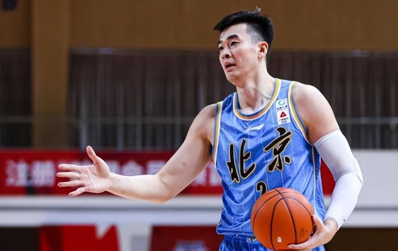 8个篮板!国模天才姚明真是浪费人才_李慕豪_范子铭_北京队