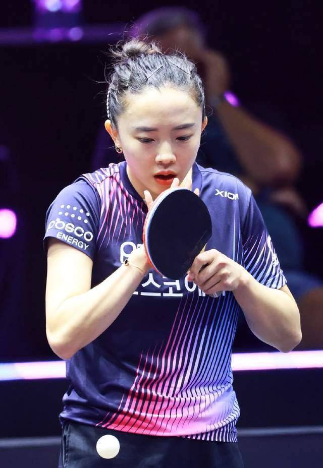 早年还是中国乒乓球运动员,但因为中国乒乓球竞争太大,田志希没啥出头