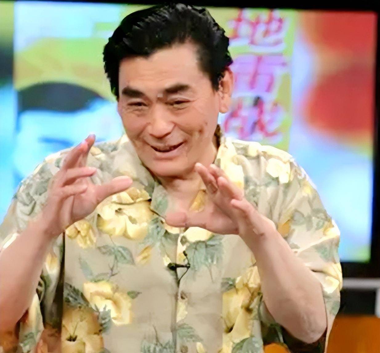 二曼(田芝侠饰)剧中的女二号,打掉汉奸草帽那一幕